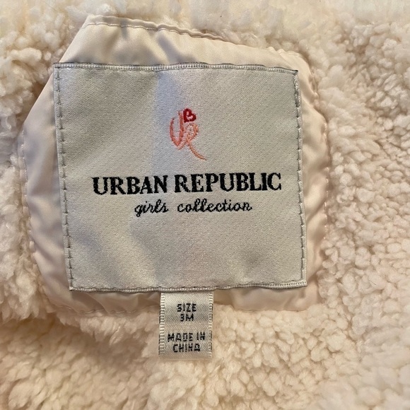URBAN Republic Quilted Baby Bunting Sherpa Lined So That Baby Is Snug As A Bug - Picture 3 of 7